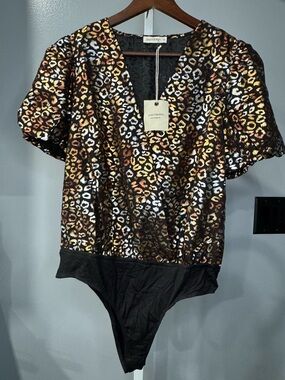 NWT ANDTHEWHY Black Leopard Print Puff Sleeve Bodysuit M